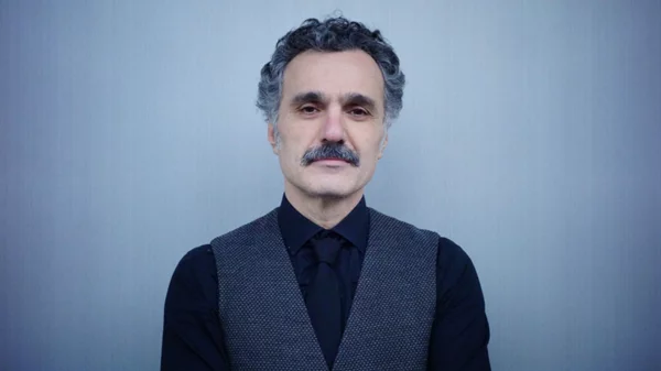 Σιαμάκ Ετεμάντι: «Νιώθω περισσότερο Εξαρχειώτης παρά Ιρανός»