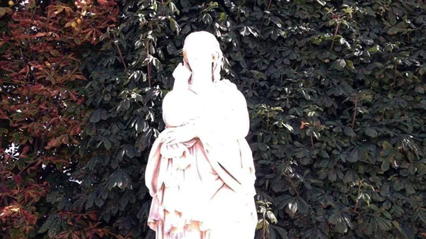 Η οικία-εργαστήριο του Γιάννη Μόραλη φιλοξενεί «Τα Αφαία» του Βασίλη Σαλπιστή