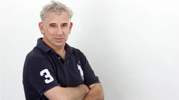 Ο Πέτρος Φιλιππίδης κάνει κωμωδία στην ΕΡΤ