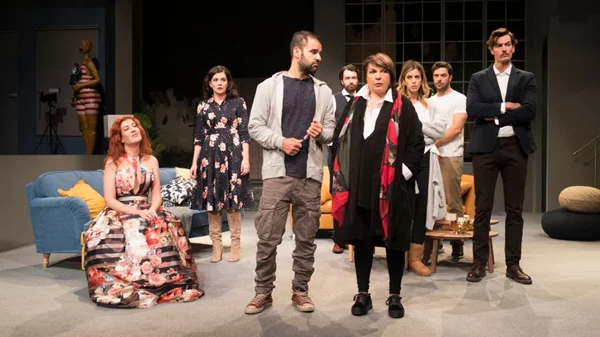 Το «Όποιος θέλει να χωρίσει...να σηκώσει το χέρι του!» επιστρέφει στο Ήβη