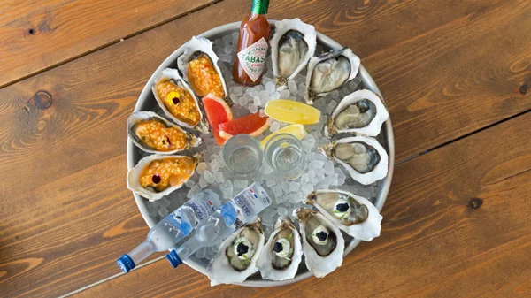 «Hams & Clams»: Σαλπάρουμε για… Μαρίνα Ζέας