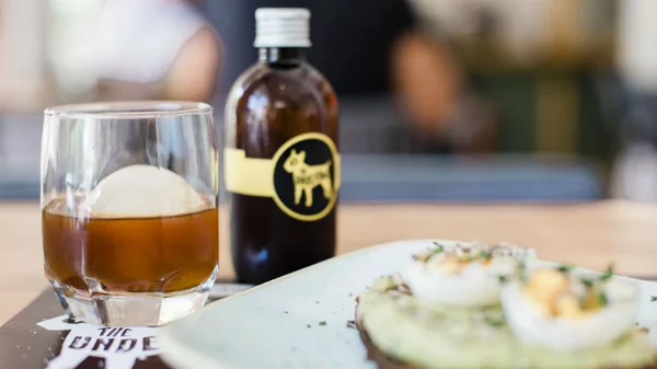 Πέντε σημεία για να απολαύσετε τον ανερχόμενο cold brew