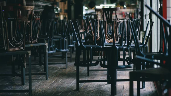 Ποιες επιχειρήσεις και που θα κλείνουν τα μεσάνυχτα ως τις 31 Αυγούστου