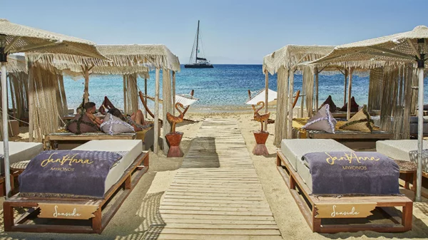 Ένα beach complex στην εποχή της ασφάλειας