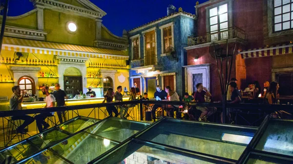 Η ανερχόμενη μπαρ γειτονιά του Βύρωνα