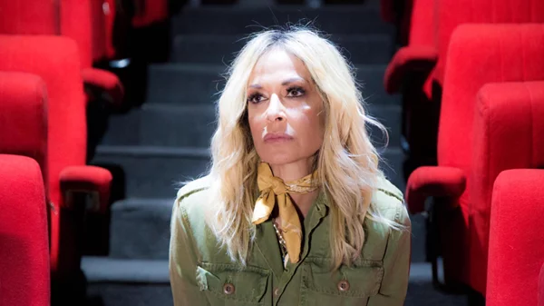 Ένα τραγούδι στη μνήμη του Ζακ Κωστόπουλου από την Άννα Βίσση