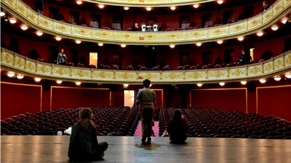 Με 30% πληρότητα θα ανοίξουν τα θέατρα