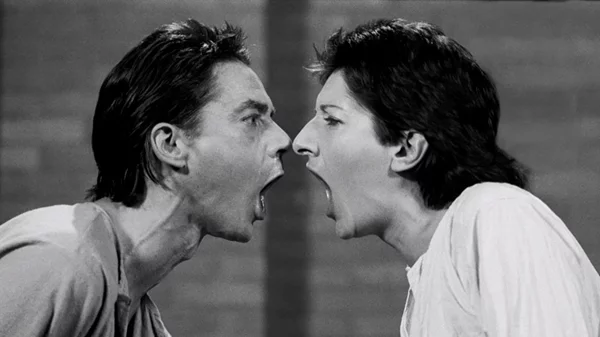 Πάμε φουάρ απ’ τον καναπέ: H Art Athina 2020 εκπέμπει ψηφιακά – κι όχι μόνο 