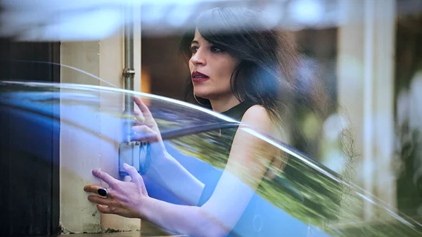 Ελένη Φωτάκη: «Έγραψα ένα παραμύθι για την ομορφιά του αναπότρεπτου»