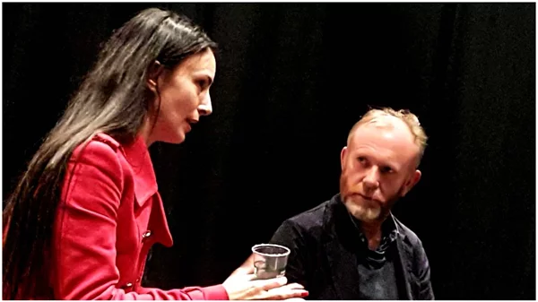 Ο κόσμος του θεάτρου και της περφόρμανς της Ιόλης Ανδρεάδη