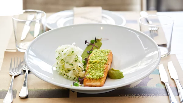 Ανανεωμένο και healthy delivery menu από τα «nice n easy»