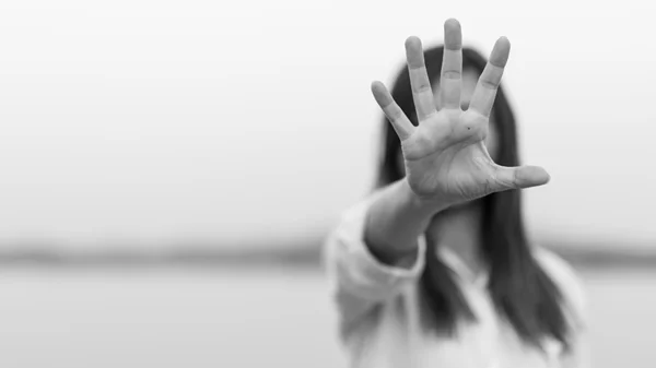 Δημοσιεύθηκε η 1η Ετήσια Έκθεση για τη βία κατά των γυναικών στην Ελλάδα