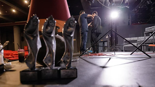 Θεατρικά Βραβεία Κοινού 2020 από το Αθηνόραμα: Xειροκροτούμε τους καλύτερους του ελληνικού θεάτρου σε μια ανατρεπτική online τελετή απονομής