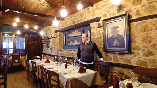 Ναουσέικο ρόστο έχετε δοκιμάσει; Το "Χάραμα" μας ανοίγει την όρεξη για ταξίδια στη Μακεδονία