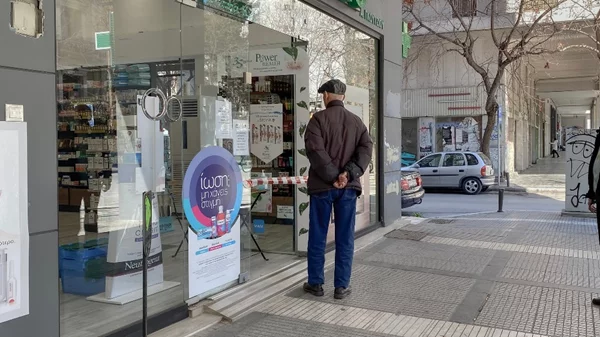 Ανοίγουν βιβλιοπωλεία και κομμωτήρια – Με click away θα λειτουργήσει το λιανεμπόριο