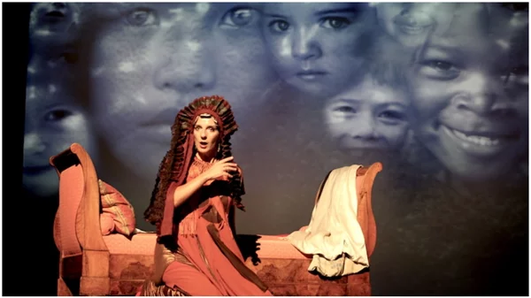 Αγγλόφωνη παράσταση και Cine-Theatre 