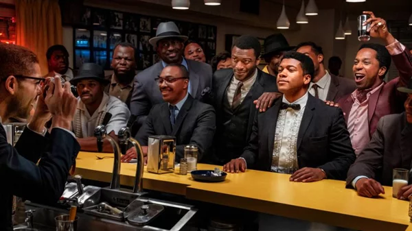 Είδαμε το οσκαρικά φιλόδοξο αλλά και διδακτικά αντιρατσιστικό «One Night in Miami»