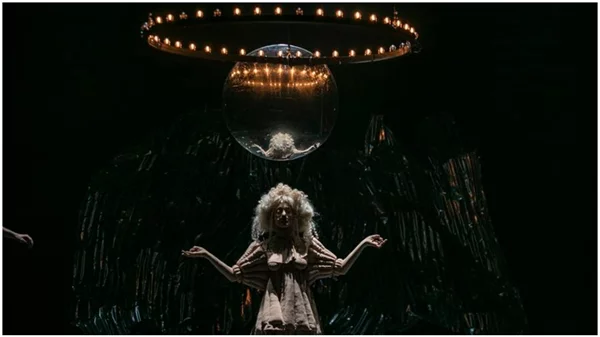 O δημιουργός Ευριπίδης Λασκαρίδης πίσω από τις κάμερες