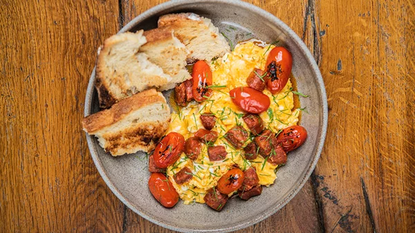 To «Clumsies» ανοίγει ξανά την κουζίνα του