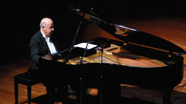 Από το Βεάκειο στην οθόνη τα «70 χρόνια Μίμης Πλέσσας»