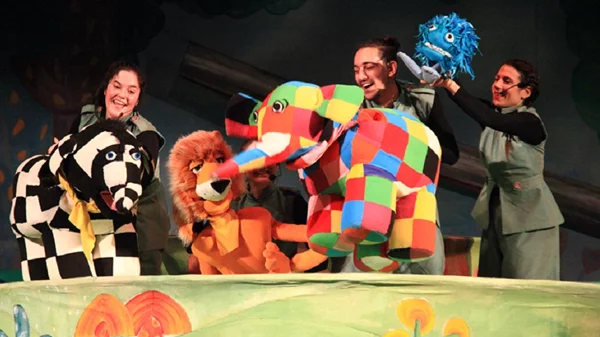 Θα δώσει ο Έλμερ τα χρώματα του στο ουράνιο τόξο;