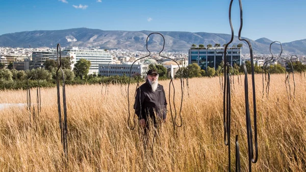 Ο Γιώργος Ξένος ζωγραφίζει τον αιθέρα από την πλαγιά του ΚΠΙΣΝ