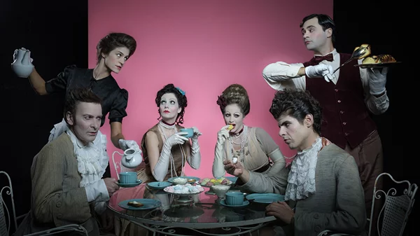 Όλες οι παραστάσεις που παίζονται διαδικτυακά