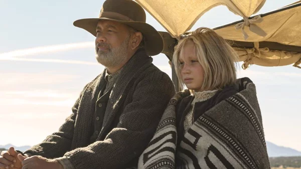 Ο Τομ Χανκς επουλώνει πληγές στο υποβλητικό νεογουέστερν «Του Κόσμου τα Νέα»