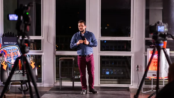 Hah! Productions: Νέα εταιρία παραγωγής ανεβάζει online παραστάσεις stand up – αναμένεται και συνδρομητική πλατφόρμα