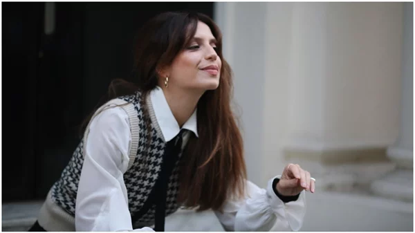 Η Ελπίδα Σταθάτου γράφει για τον μονόλογο με θέμα τη νευρική ανορεξία