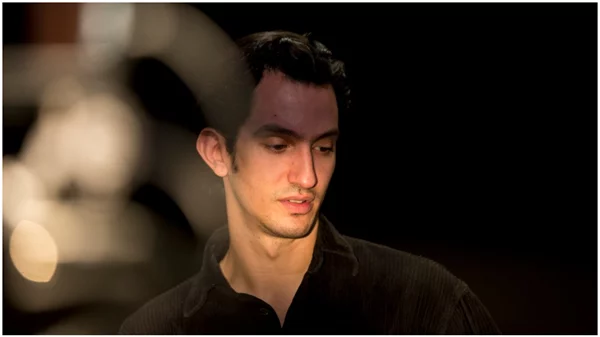 Ποιος είναι ο Κωνσταντίνος Παπανικολάου;