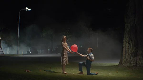 Online α' προβολή για τη ρομαντική «Ζάλη του Έρωτα»