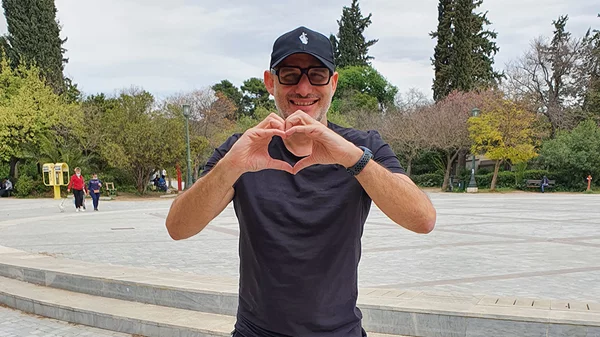 Poka Yio – Εικαστικός, καλλιτεχνικός διευθυντής και ιδρυτικό μέλος Μπιενάλε Αθήνας