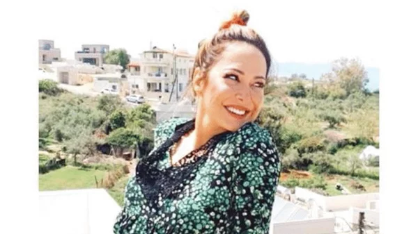 Μελίνα Ασλανίδου – Τραγουδίστρια