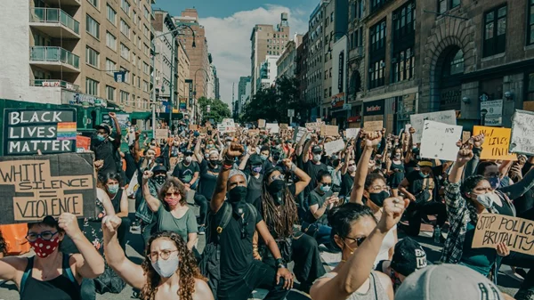 13 νέες εκθέσεις που ανοίγουν για το κοινό και αξίζει να τις επισκεφθούμε