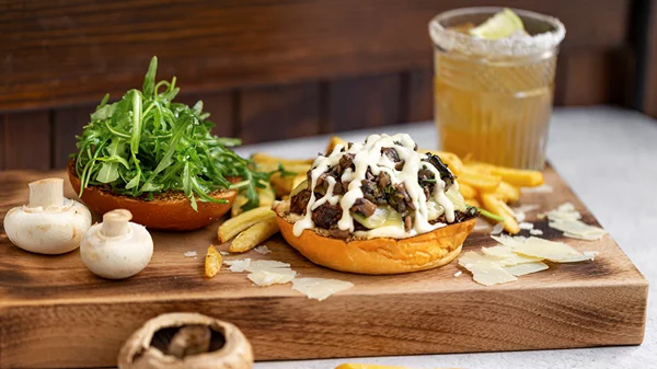 Τα Fridays επιστρέφουν με νέες γεύσεις