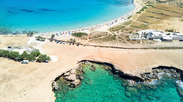 Top 10 beaches στις Μικρές Κυκλάδες που θα πας με καΐκι!