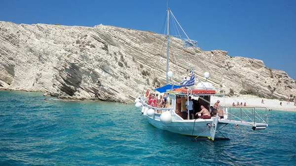 Ταξιδεύουμε με καΐκι στη Μικρονησία του Αιγαίου
