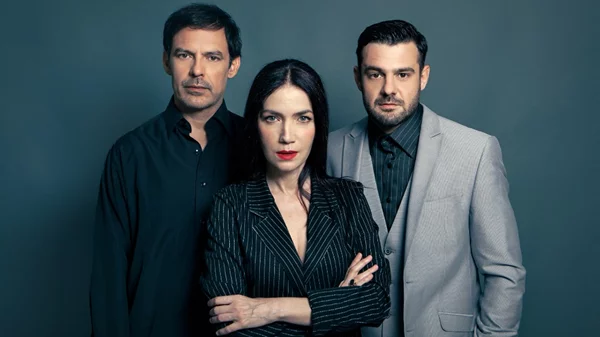 Τι θα δούμε την επόμενη σεζόν στο Γυάλινο UpStage