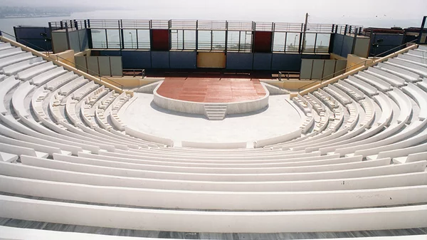 Βεάκειο Θέατρο: Όσα θα δούμε φέτος στο λόφο της Καστέλλας