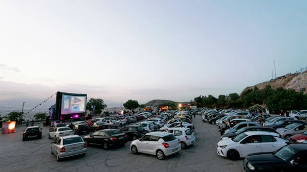 Το City Drive-in επιστρέφει σε νέο χώρο με «Pulp Fiction» και «La La Land»