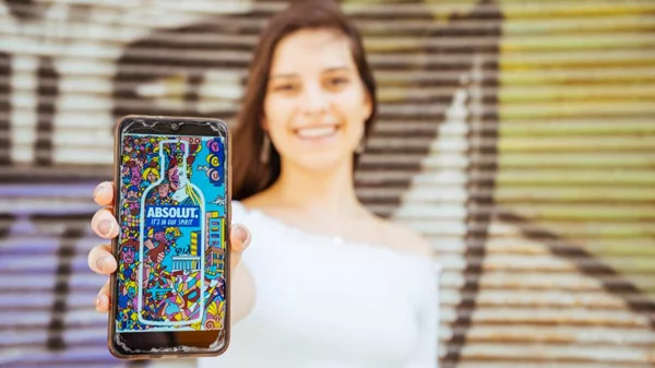 The Absolut Mural: Η πιο διαφορετική τοιχογραφία της Αθήνας ολοκληρώθηκε!