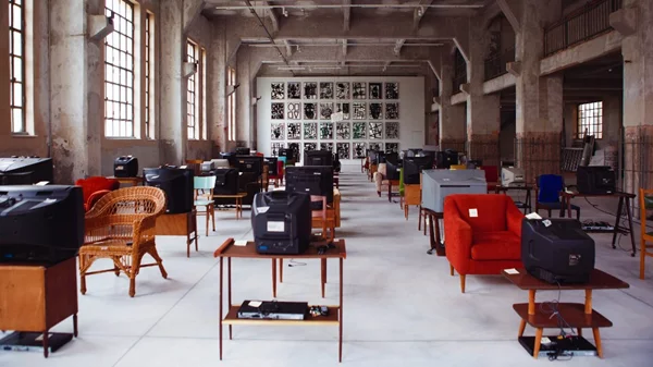 10 + 2 εκθέσεις που δεν πρέπει να χάσεις τον Ιούλιο (και τον Αύγουστο)