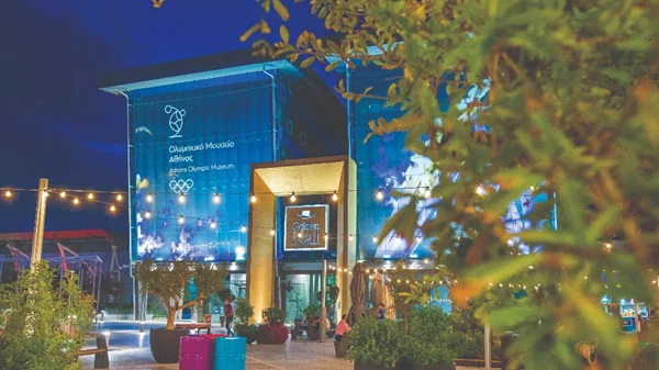 Το Golden Hall απέκτησε μια ολοκαίνουργια είσοδο