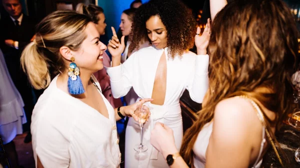 La Noche Blanca: Το παγκοσμίου φήμης White Party του COYA έρχεται στη Μύκονο