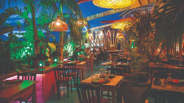 Andaman: Ταράτσα στα χρώματα του ηλιοβασιλέματος