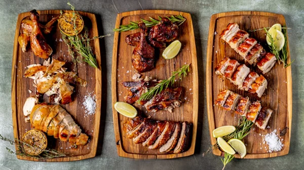 Το «Spitjack» είναι μια κοσμοπολίτικη ροτισερί με άποψη