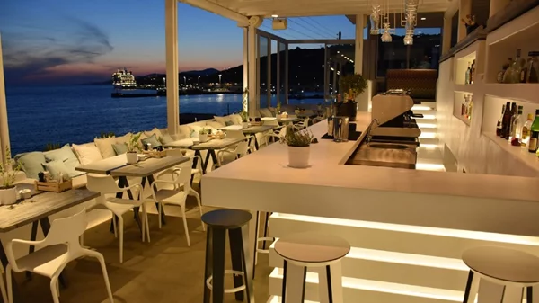 Το S.Pellegrino και το Acqua Panna μας παρουσιάζουν το «Compass»