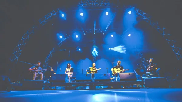 Η επιστήμη του ρεμπέτικου με την κιθάρα του Δημήτρη Μυστακίδη