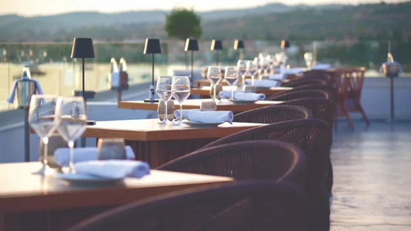 Το Qurio στο Nikki Beach υποδέχεται τον Valeron 